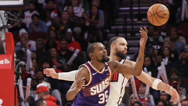 Phoenix Suns forward Kevin Duran
