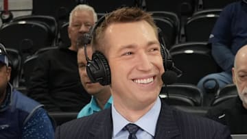 Analyst Robbie Hummel calls a game