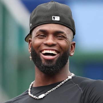 Chicago White Sox center fielder Luis Robert Jr. (88) before a game against the Pittsburgh Pirates at PNC Park. 