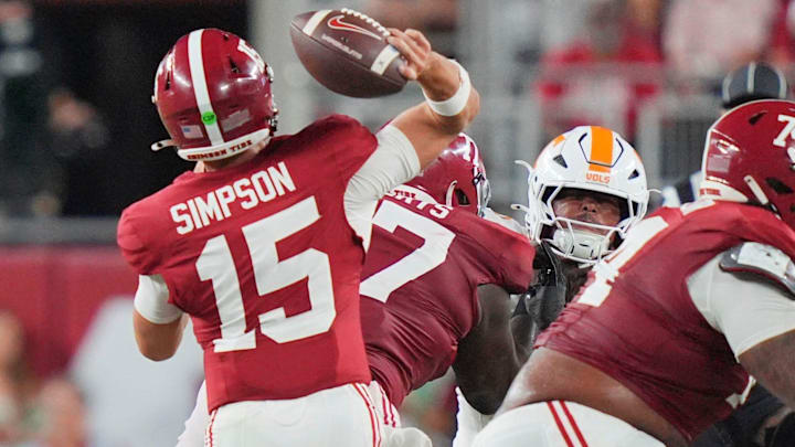 Alabama quarterback Ty Simpson (15)