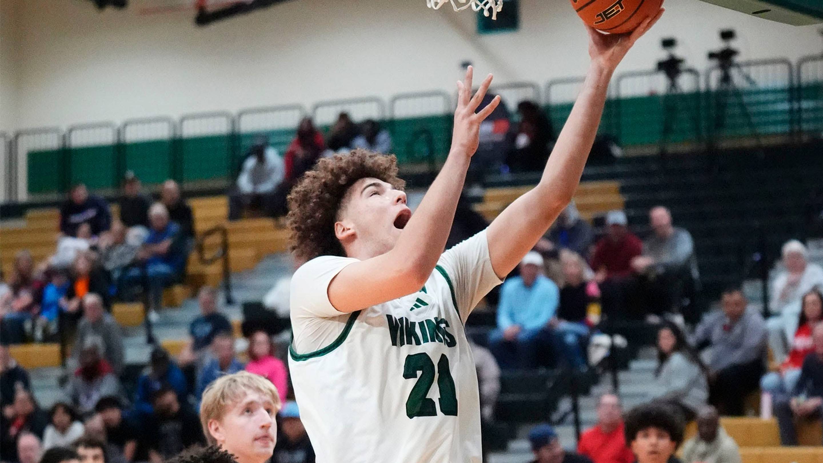 Arizona makes final three for 5-star center Darius Wabbington after Tucson visit