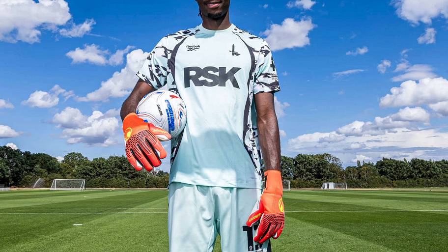 Arthur Okonkwo is unveiled as a Charlton signing.