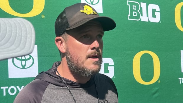 Oregon Ducks football coach Dan Lanning