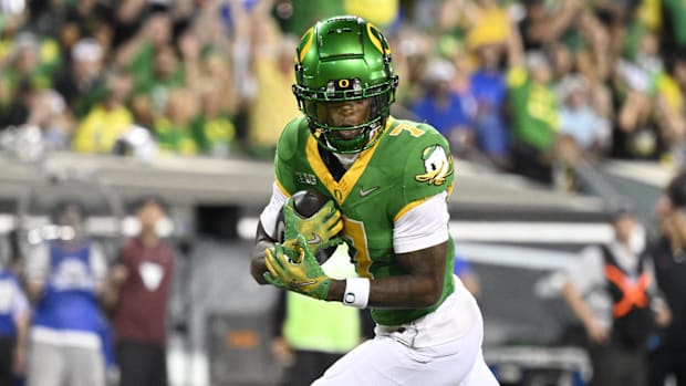 Grok ranks college football's 10 best teams in 2025