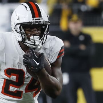 Sep 18, 2023; Pittsburgh, Pennsylvania, USA;  Cleveland Browns running back Nick Chubb (24) runs the ball against the Pittsburgh Steelers during the first quarter at Acrisure Stadium.