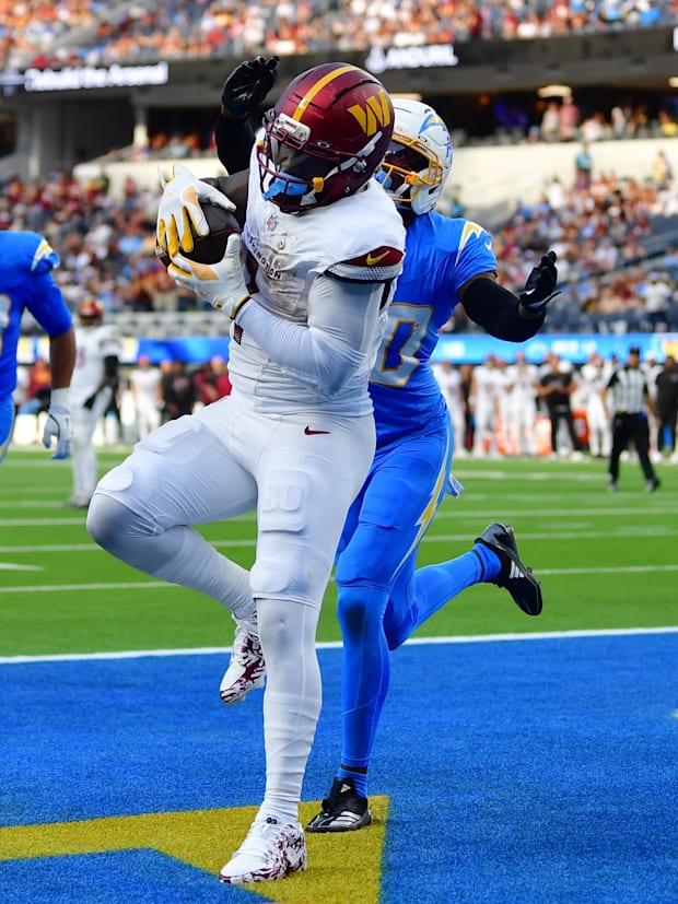 Washington Commanders wide receiver Deebo Samuel Sr. (1)