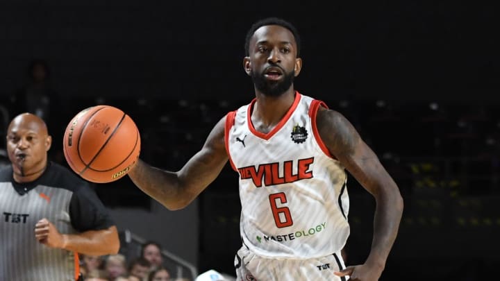 The Ville guard Russ Smith