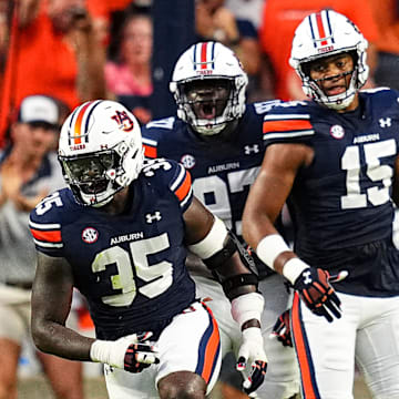 Auburn Tigers defensive lineman Keldric Faulk 