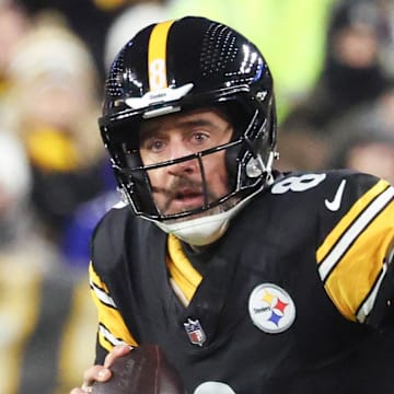 Steelers quarterback Aaron Rodgers is the oldest player in the league during the 2025 season.