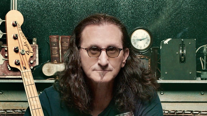 Rush's Geddy Lee gets interviewed