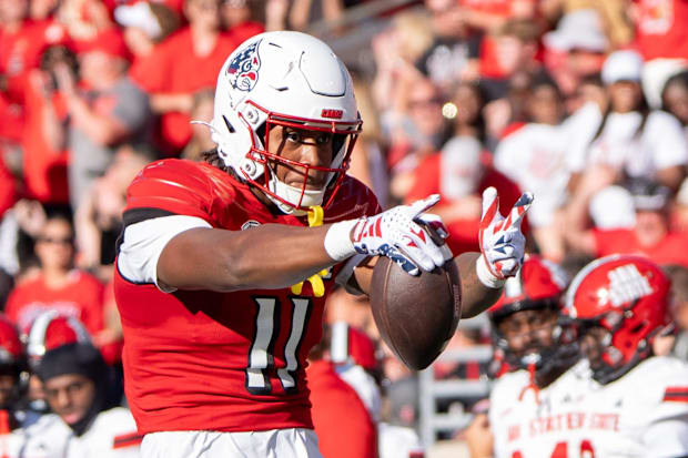 Louisville Cardinals tight end Jamari Johnson (11) 