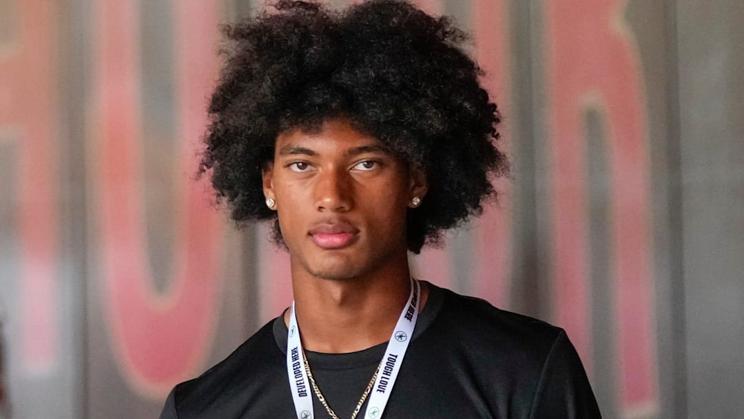 Aug 31, 2024; Columbus, OH, USA; Ohio State Buckeyes recruits Kayden Dixon-Wyatt and Chris Henry Jr. walk onto the field prior to the NCAA football game against the Akron Zips at Ohio Stadium. Ohio State won 52-6.