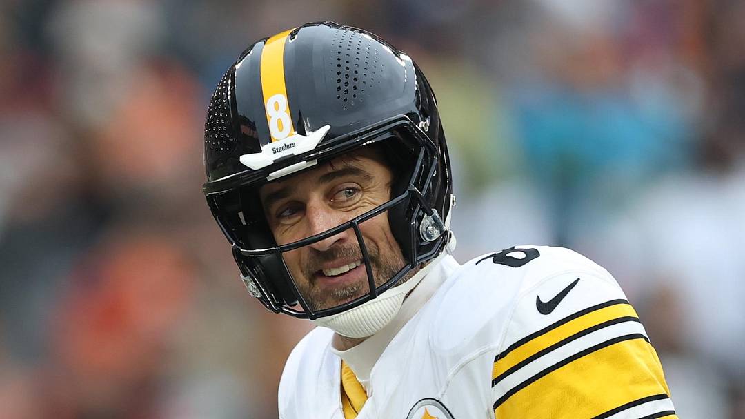 Pittsburgh Steelers quarterback Aaron Rodgers