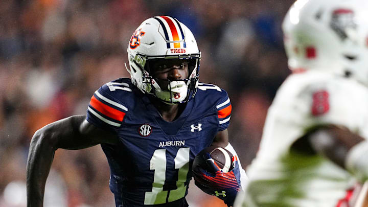 Auburn Wide Receiver Malcolm Simmons (11) during the game between the Auburn Tigers and the New Mexico Lobos 