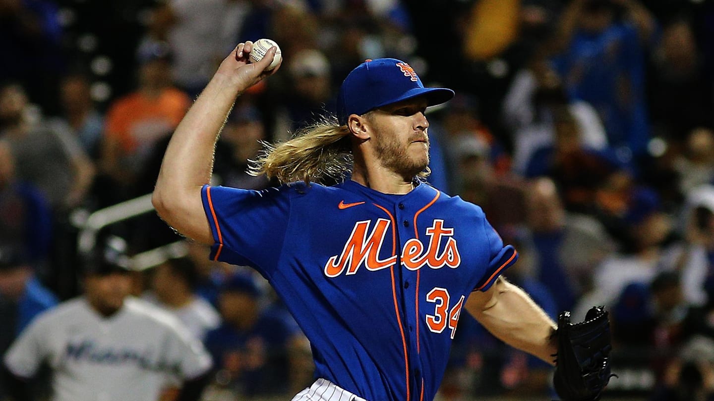 White Sox Sign Former All-Star Pitcher Syndergaard to Minor League Deal