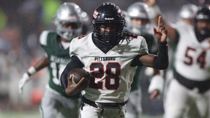 Pittsburg running back Jamar Searcy.