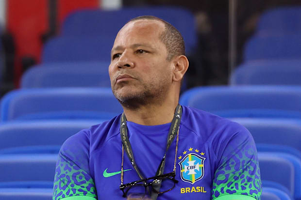 พ่อของเนย์มาร์สวมเสื้อทีมชาติบราซิล