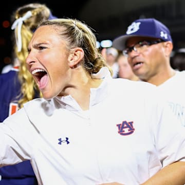 Co-Head Coach Kate Malveaux and Auburn Tigers softball signed a Top 15 recruiting class according to Softball America. 
