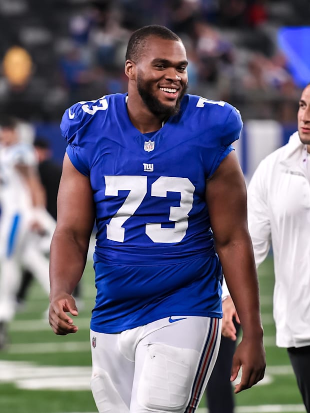 New York Giants offensive lineman Evan Neal (73).