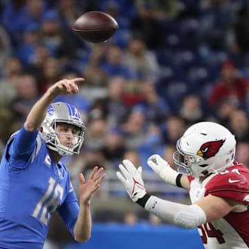 Detroit Lions quarterback Jared Goff (16) passes against the Arizona Cardinals 