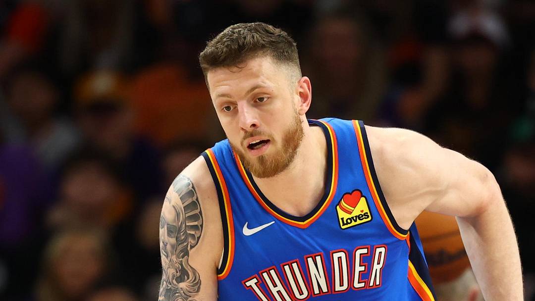 Apr 27, 2026; Phoenix, Arizona, USA; Oklahoma City Thunder center Isaiah Hartenstein (55) against the Phoenix Suns during game four of the first round of the 2026 NBA Playoffs at Mortgage Matchup Center. Mandatory Credit: Mark J. Rebilas-Imagn Images Apr 27, 2026; Phoenix, Arizona, USA; Oklahoma City Thunder center Isaiah Hartenstein (55) against the Phoenix Suns during game four of the first round of the 2026 NBA Playoffs at Mortgage Matchup Center. Mandatory Credit: Mark J. Rebilas-Imagn Images