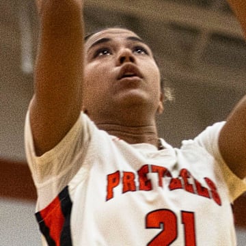 Freeport’s Paityn London (21) shoots the ball during a game against Stillman Valley Saturday, Jan. 18, 2025, at Freeport High School.