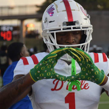 Duncanville 5-star wide receiver Dakorien Moore