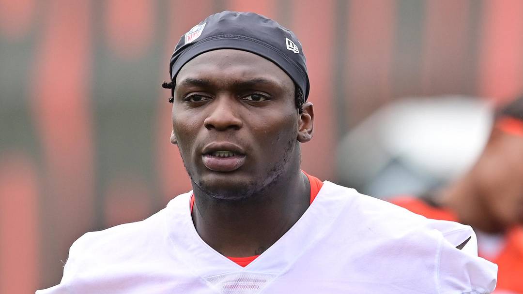 Former Cleveland Browns defensive tackle Perrion Winfrey
