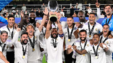 El Real Madrid celebrando su triunfo en la Supercopa de Europa de 2022