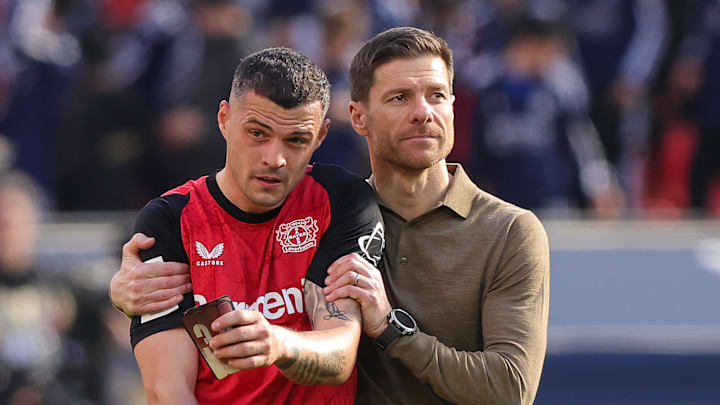 Verabschiedet sich nach Xabi Alonso auch Granit Xhaka (l.) aus Leverkusen? Verabschiedet sich nach Xabi Alonso auch Granit Xhaka (l.) aus Leverkusen?