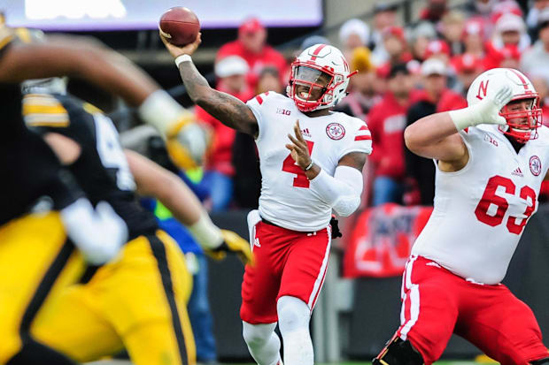 Nebraska Cornhuskers quarterback Tommy Armstrong Jr. (4) throws a pass during the first quarter against the Iowa Hawkeyes.