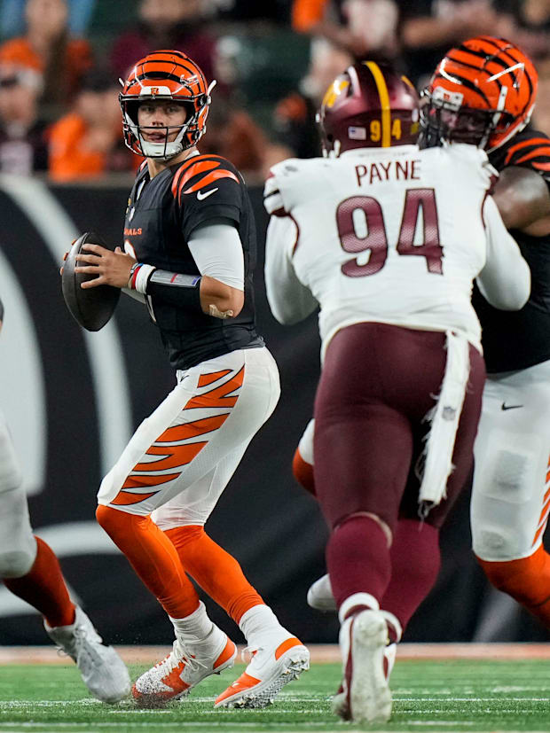 Cincinnati Bengals quarterback Joe Burrow (9).