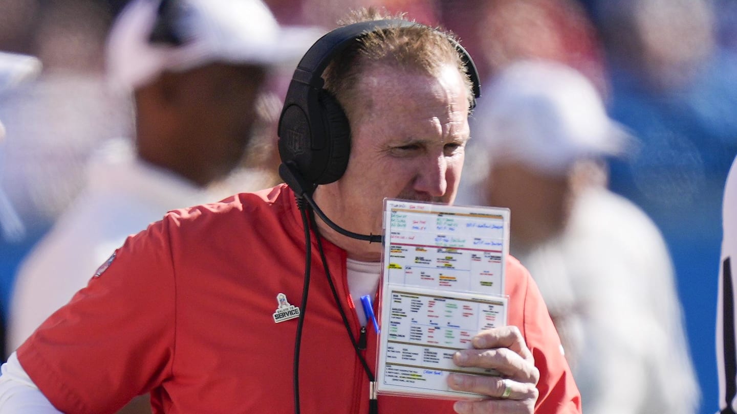 How Chiefs' Spagnuolo Really Feels About Lions' Defensive Coordinator thumbnail