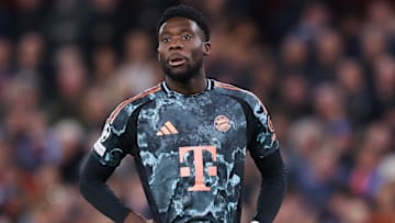 Manchester United aumentou seu interesse em Alphonso Davies