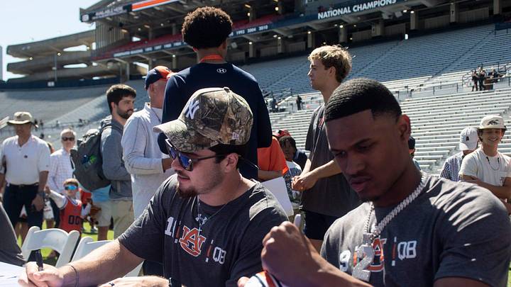 Deuce Knight urged Hugh Freeze to give Jackson Arnold the ball in a key spot during Auburn's win over Baylor