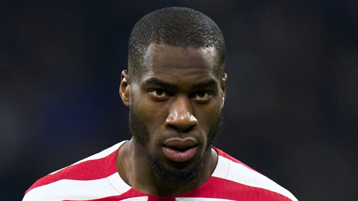 Geoffrey Kondogbia a déclaré sa flamme. Geoffrey Kondogbia a déclaré sa flamme.
