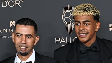 Lamine Yamal a ramené plusieurs membres de sa famille à la cérémonie du Ballon d'Or 2025.