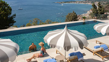Four Seasons pool at the San Domenico Palace. Image courtesy Four Seasons Resorts