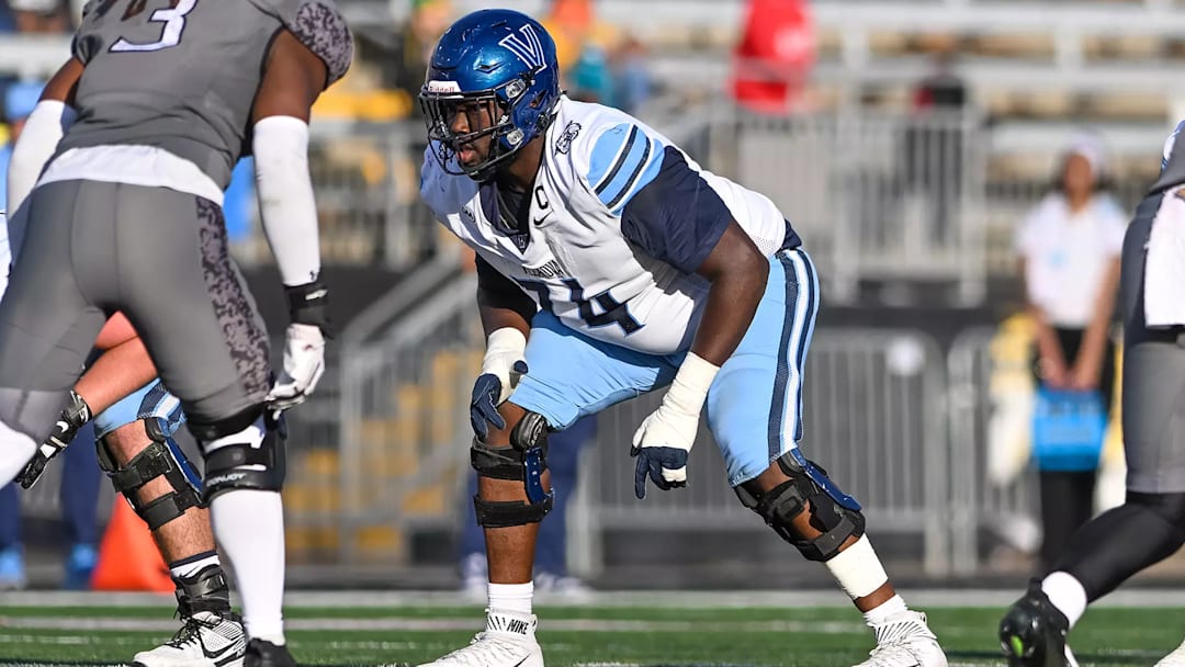 Villanova offensive lineman Temi Ajirotutu (74)