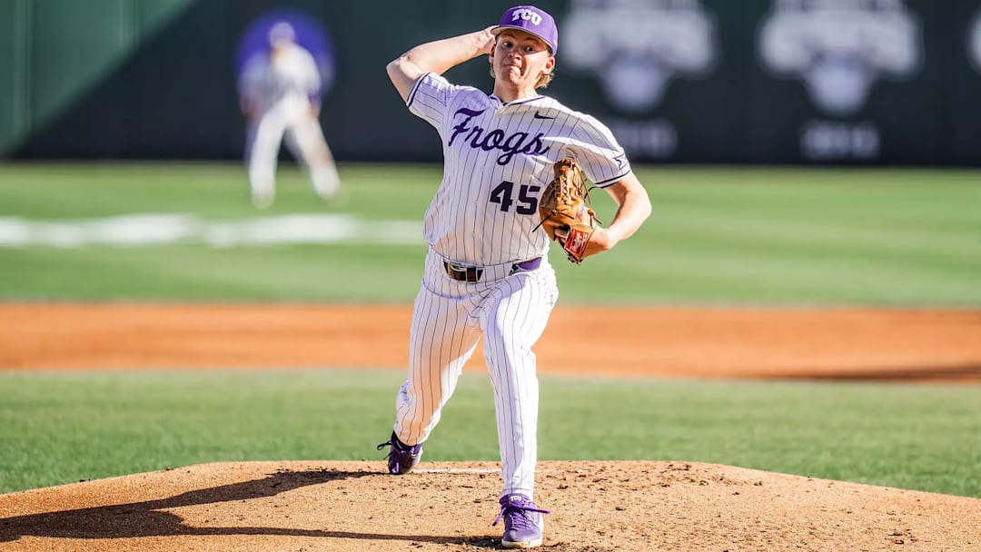 Lance Davis delivers a pitch against the Tulane Green Wave. (3/8/26)
