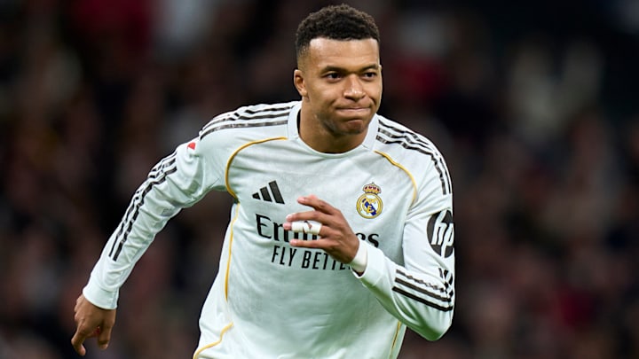 Kylian Mbappé has been struggling with a knee problem.