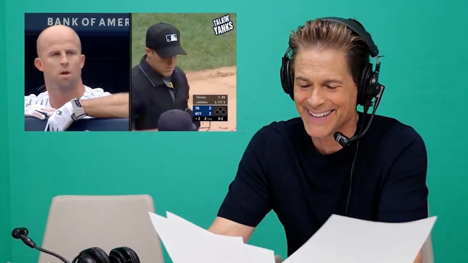 Rob Lowe recreates Aaron Boone’s memorable explosion at umpire Brennan Miller. | @Jomboy / X