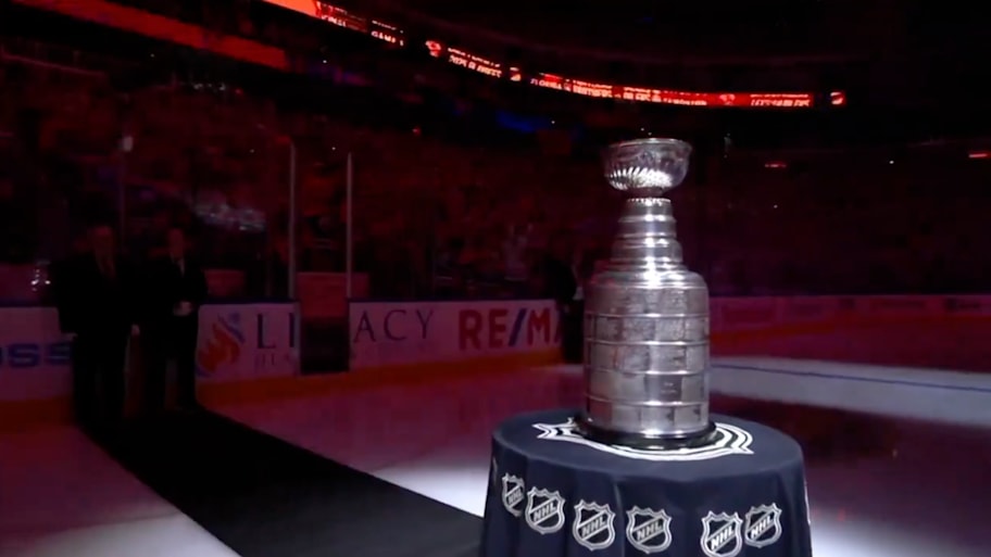 Oilers fans chant ahead of the start of Game 1 of the Stanley Cup Final. | @BR_OpenIce / X