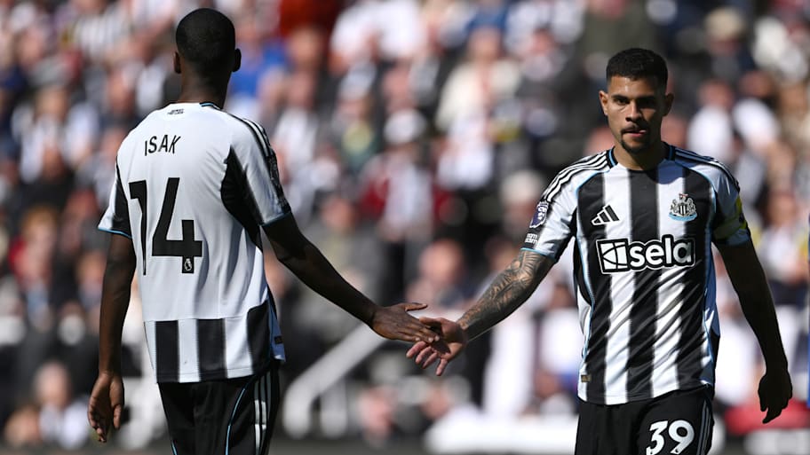 Alexander Isak (left) and Bruno Guimarães.