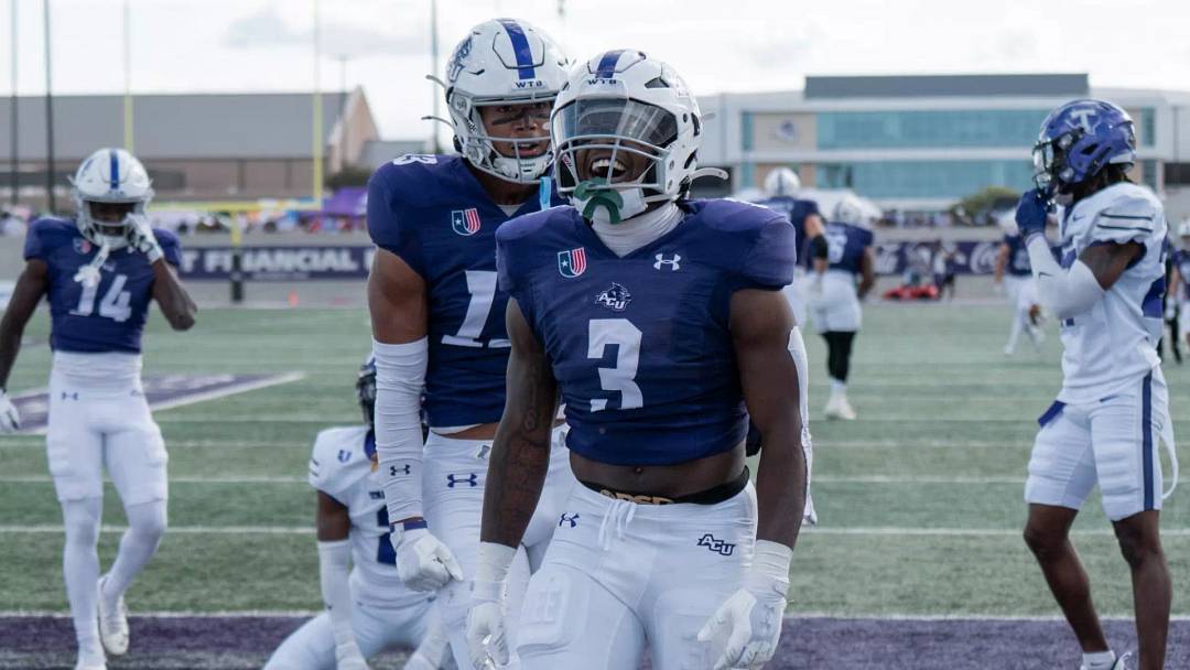 Abilene Christian RB Rovaughn Banks Jr. (3) Abilene Christian RB Rovaughn Banks Jr. (3)