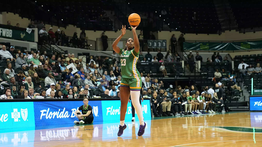 Tulane forward Amira Mabry