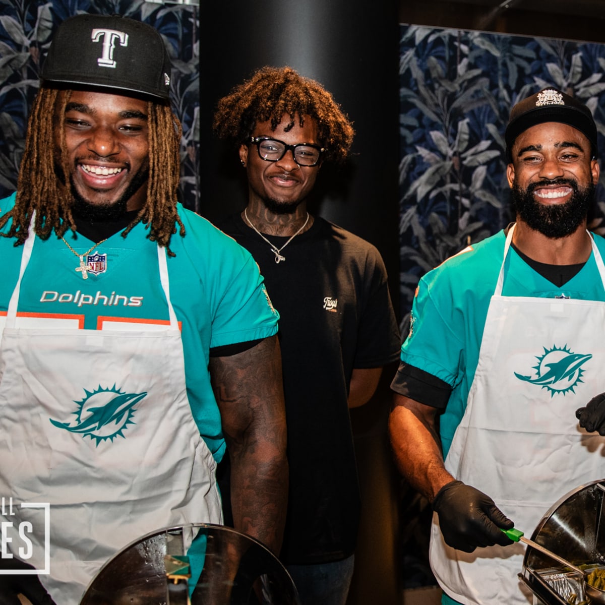 Miami Dolphins Host Thanksgiving Event