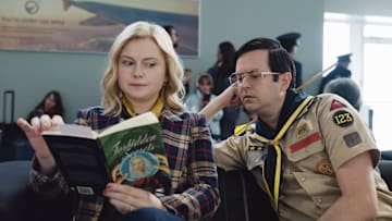 “Planes, Shanes and Automobiles” – Pictured (L-R): Rose McIver as Samantha and Richie Moriarty as Pete. Photo: CBS ©2025 CBS Broadcasting, Inc. All Rights Reserved. Highest quality screengrab available.