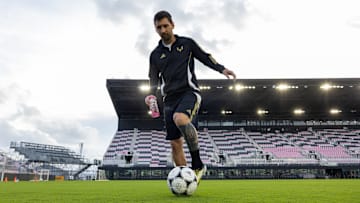 Mas+ by Messi Trick Shot Challenge