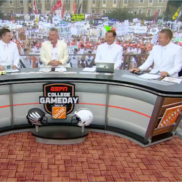 The ESPN ‘College GameDay’ crew got in on the action ahead of Penn State’s White Out vs. Oregon.